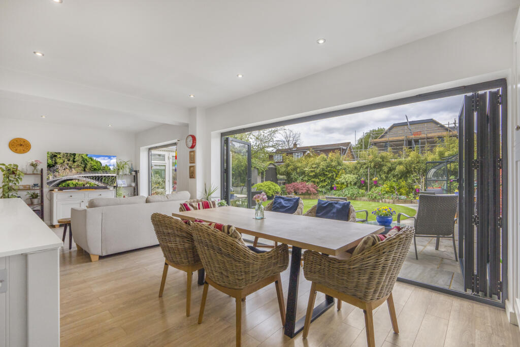 Additional image 4 of Bucknalls Drive, Bricket Wood, St. Albans, Hertfordshire, AL2