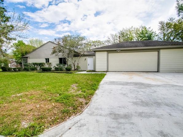 10827 Tupper Lake Dr, Houston, TX 77042