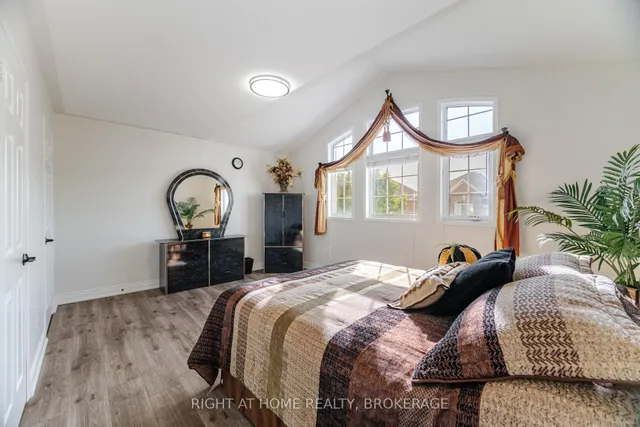 Additional image 31 of 2226 Viking Cres