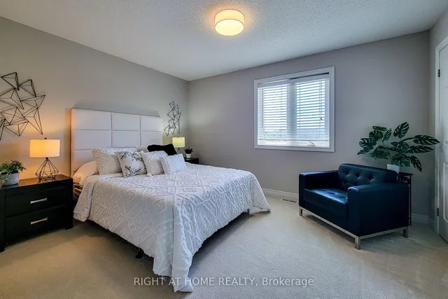 房产图片 13 - 1380 Costigan Rd 单元 33