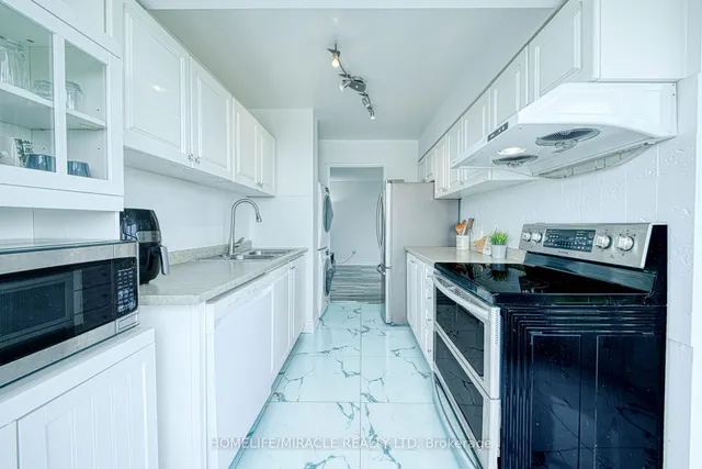 Additional image 5 of 3077 Weston Rd Unit 1004