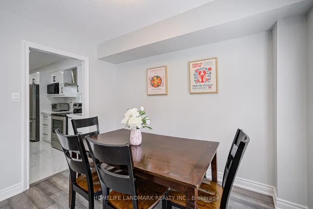 Additional image 15 of 2006 Glenada Cres Unit 27