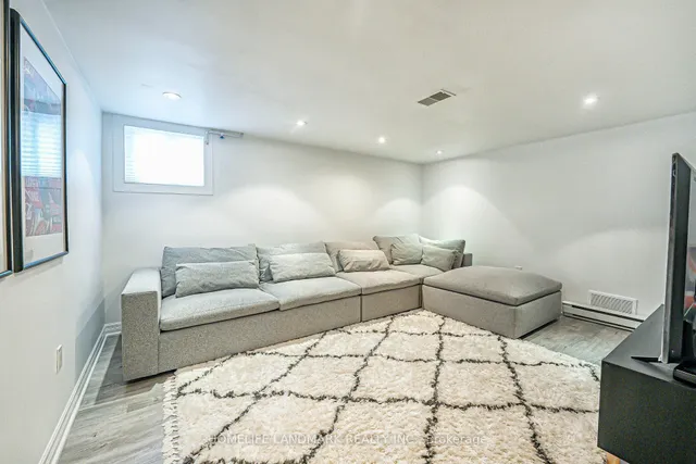 Additional image 29 of 212 York Mills Rd