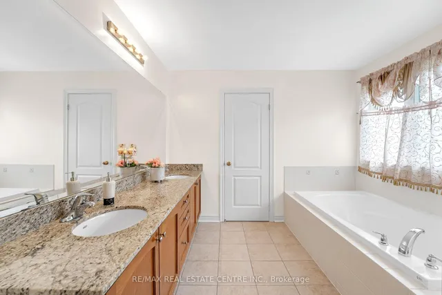 Additional image 30 of 18 Kawana Rd