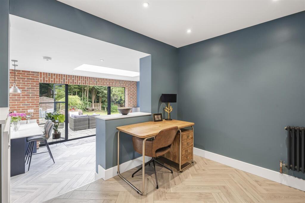 Additional image 32 of Hillside Way, Welwyn