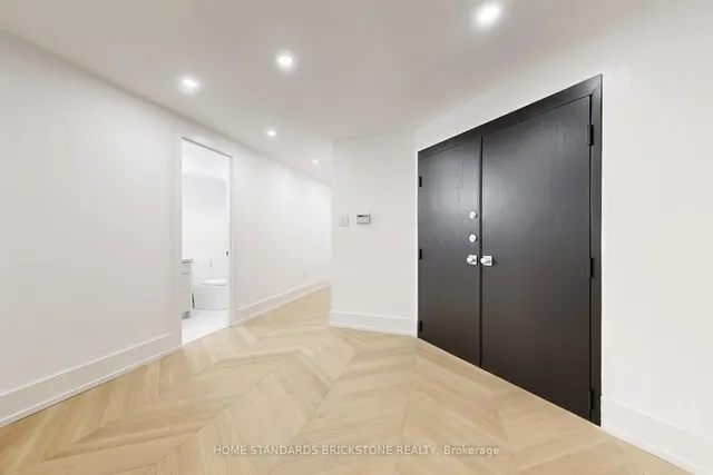 Additional image 33 of 110 Bloor St Unit 1009