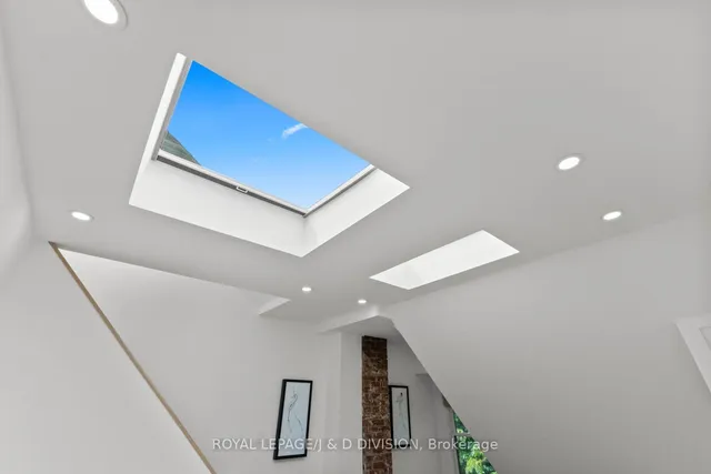 Additional image 24 of 381 St Clarens Ave