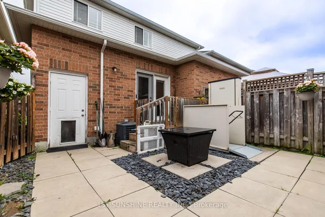 Additional image 39 of 233 SPRINGVALLEY Cres