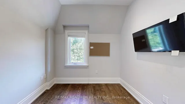 Additional image 33 of 71 Deloraine Ave