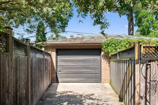 Additional image 46 of 61 Evans Ave