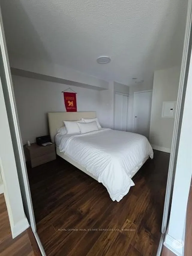 Additional image 2 of 2191 Yonge St Unit 1804