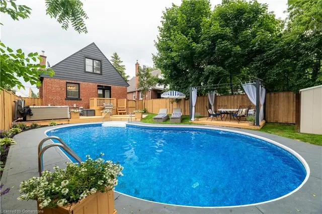 Additional image 42 of 220 Holmesdale Ave