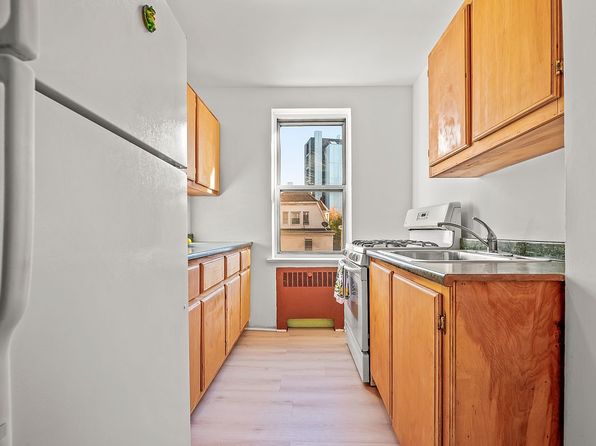 2630 Kings Bridge Ter, Bronx, NY 