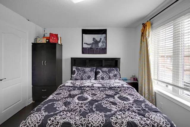 Additional image 36 of 24 Fauna Crt