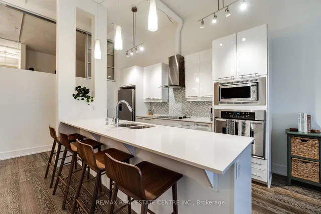 Additional image 4 of 112 Benton St Unit 211