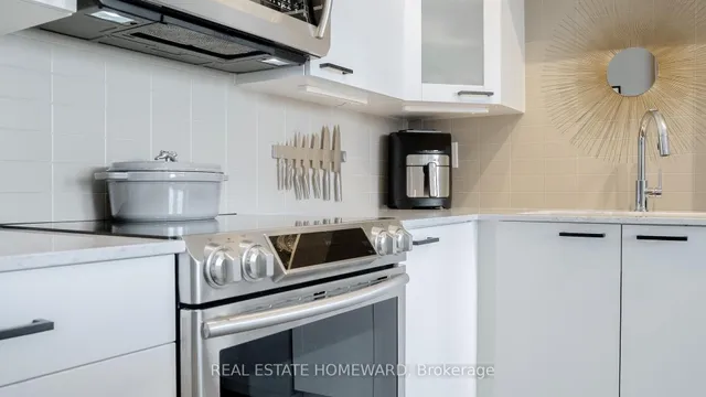 Additional image 16 of 500 Sherbourne St Unit 2010