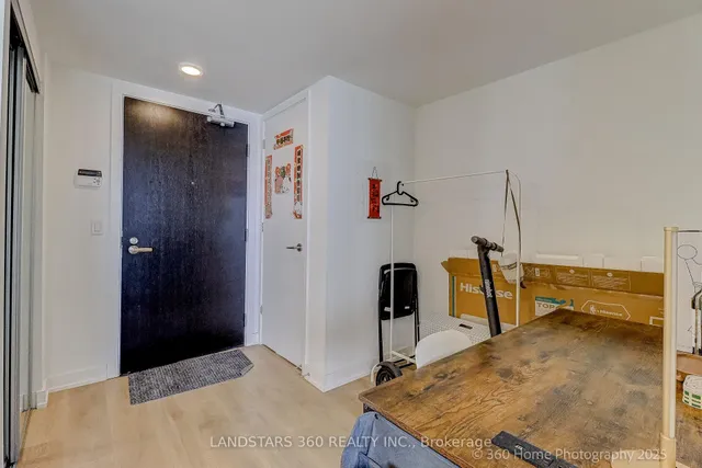 Additional image 27 of 501 Yonge St Unit 4202