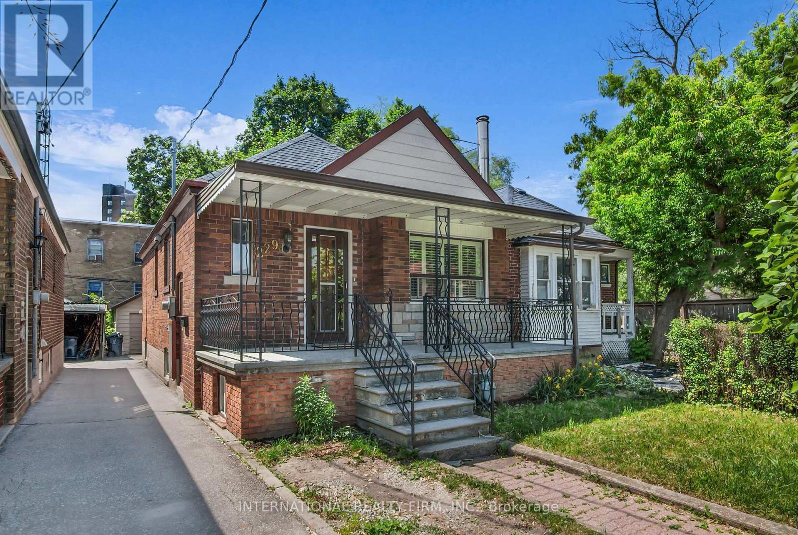 229 LIVINGSTONE AVENUE|Toronto (Briar Hill-Belgravia), Ontario M6E2M3