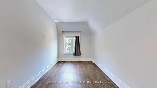 Additional image 30 of 71 Deloraine Ave