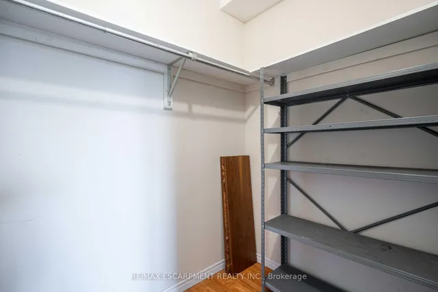 房产图片 24 - 416 Limeridge Rd 单元 216