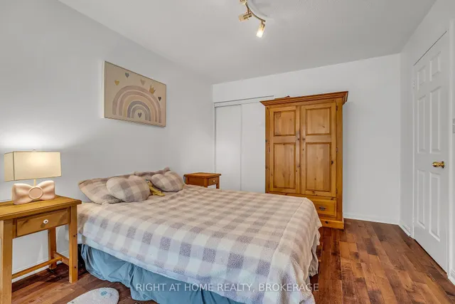 Additional image 38 of 928 Lancaster Blvd