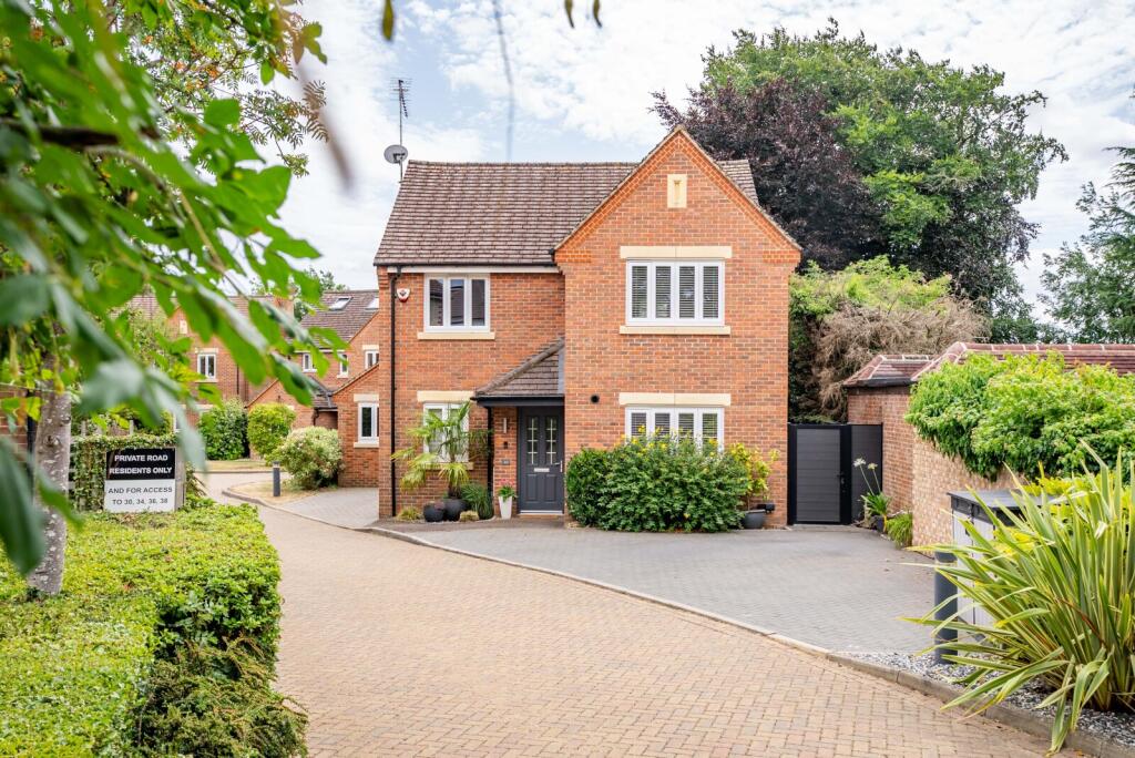 Additional image 27 of Laburnum Grove, St. Albans, Hertfordshire, AL2