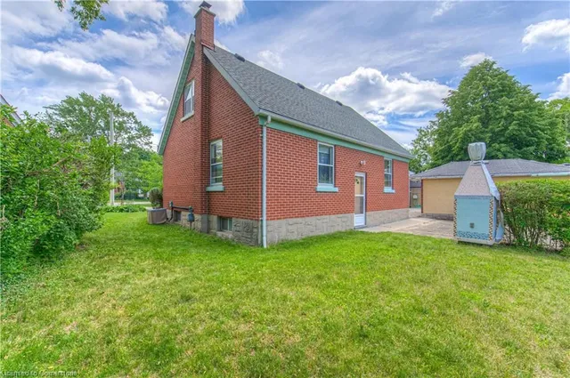 Additional image 39 of 48 Englewood Pl