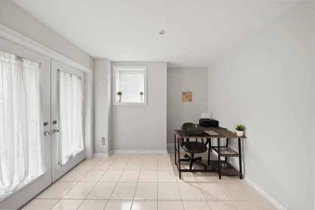 Additional image 32 of 15 Watt Ave