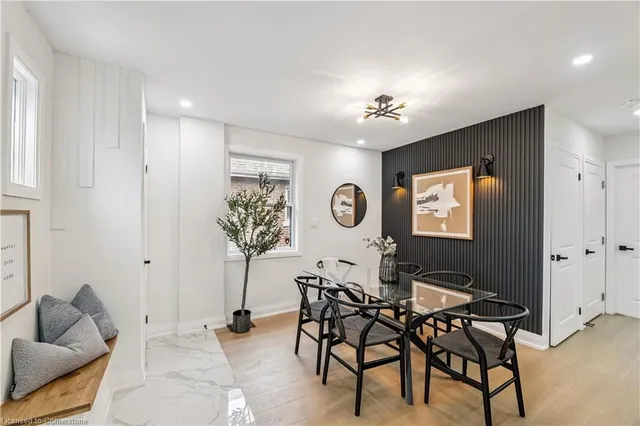 Additional image 26 of 220 Holmesdale Ave