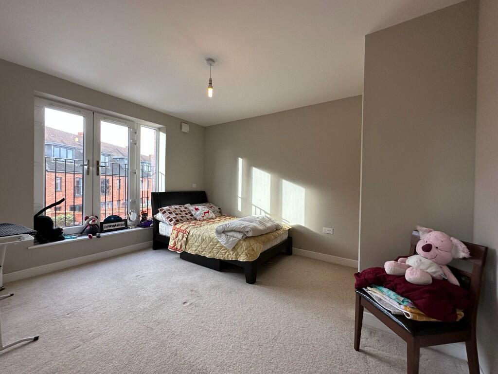 Additional image 16 of Green Close, AL9