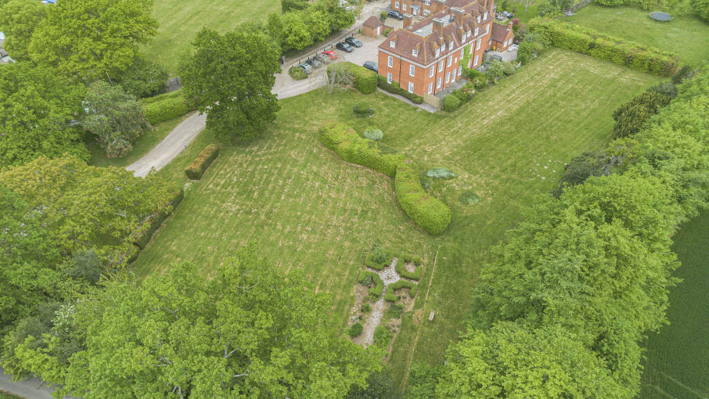 Additional image 27 of Fairshot Court, Woodcock Hill, Sandridge, St. Albans, Hertfordshire