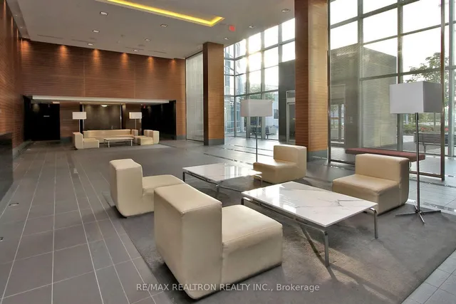 Additional image 7 of 125 Village Green Sq Unit 911