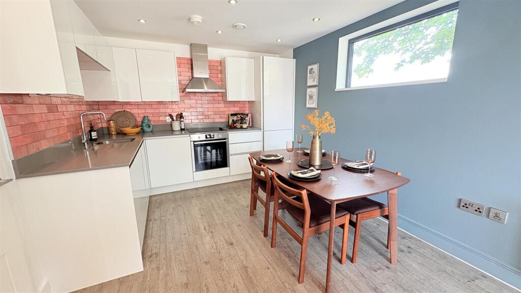 Additional image 5 of Moseley Central, Moseley