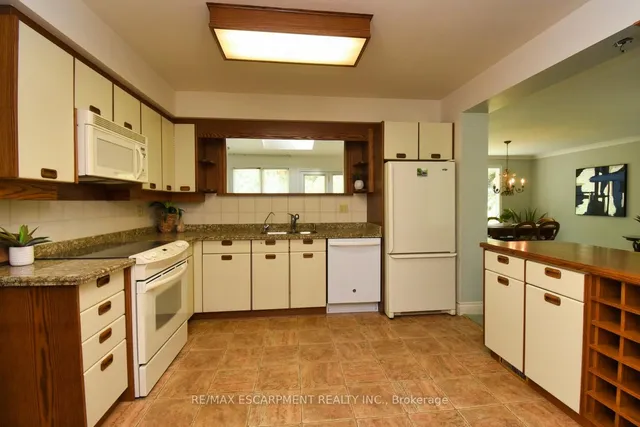 Additional image 13 of 665 Bendamere Ave