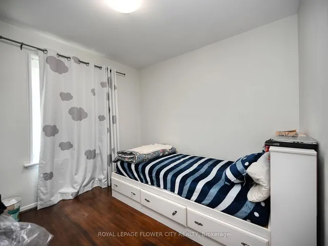 Additional image 34 of 2 Aintree Cres