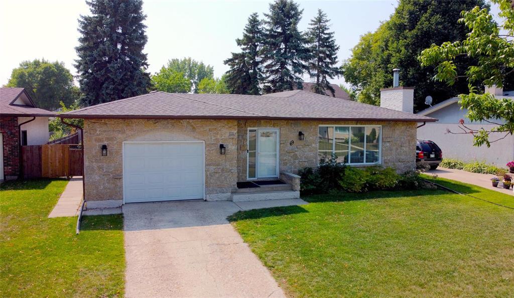 69 Abraham Bay|Winnipeg, Manitoba R2P1E9