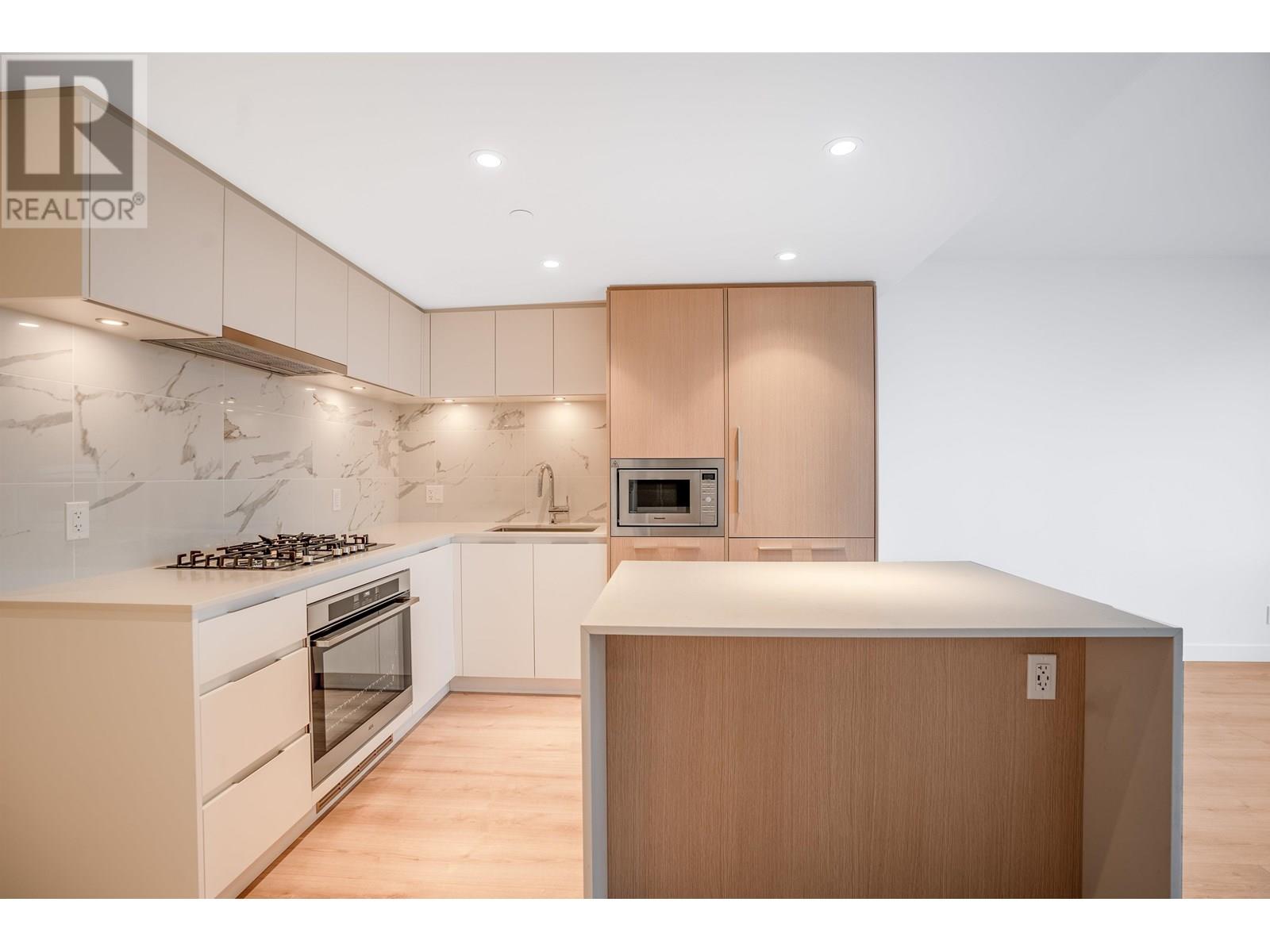 1705 1500 FERN STREET|North Vancouver, British Columbia V7J0E6