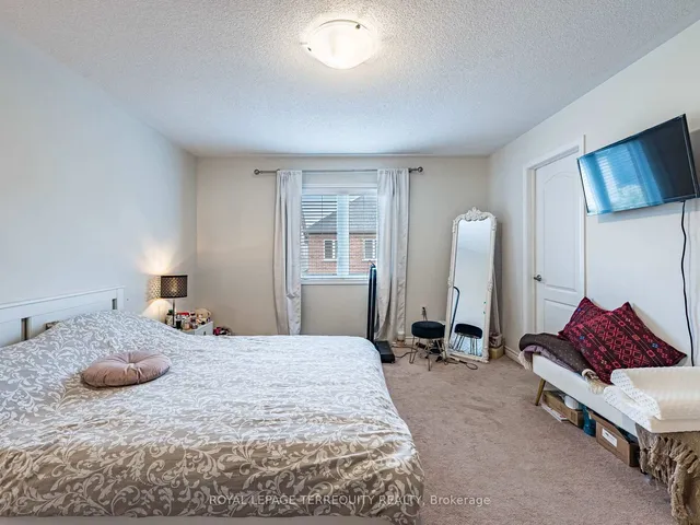 Additional image 25 of 903 Penson Cres