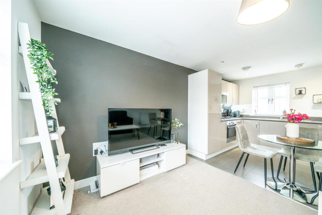 Additional image 5 of Kestrel Way, St. Albans