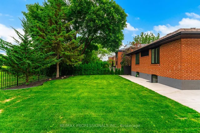 Additional image 46 of 4 Lloyd Manor Rd