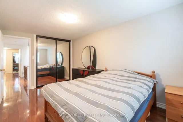 Additional image 28 of 18 Carl Cres