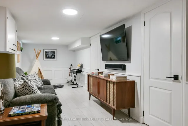 Additional image 18 of 67 Eileen Ave