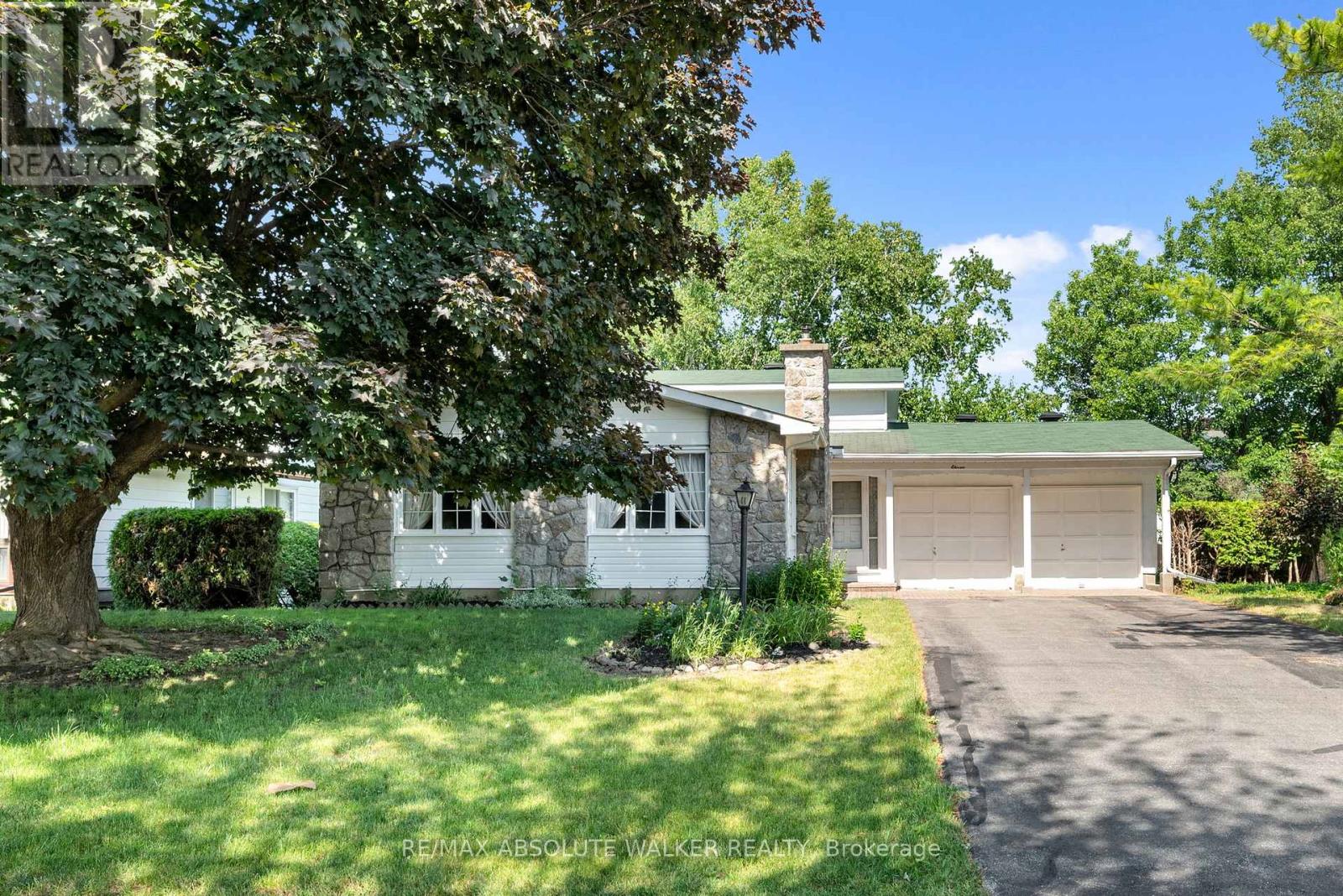 11 SUFFOLK STREET|Ottawa, Ontario K2G3P5