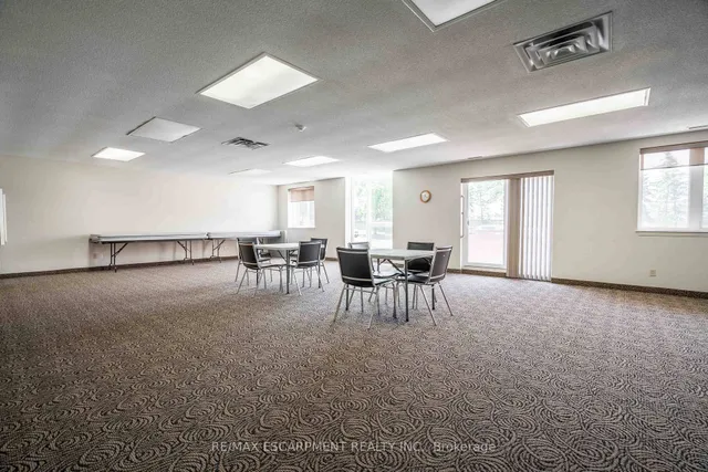 房产图片 33 - 416 Limeridge Rd 单元 216