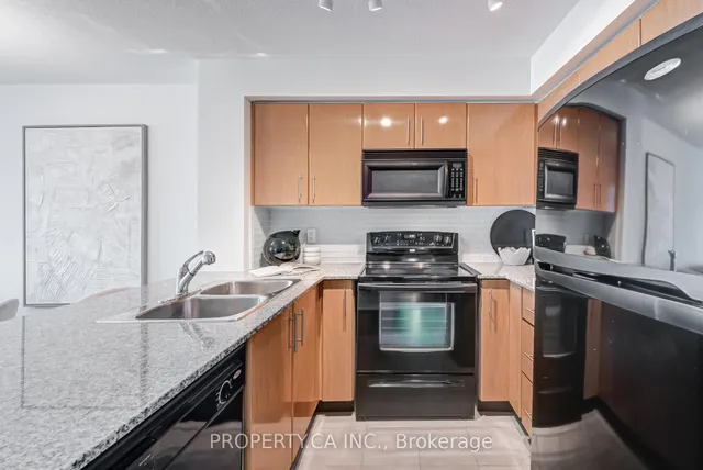 Additional image 6 of 16 Yonge St Unit 807