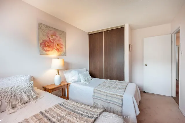 Additional image 23 of 2301 Cavendish Dr Unit 82