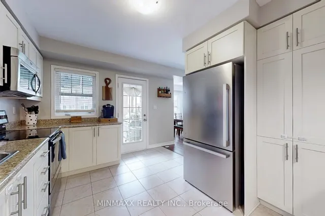 房产图片 25 - 300 Casson Pt