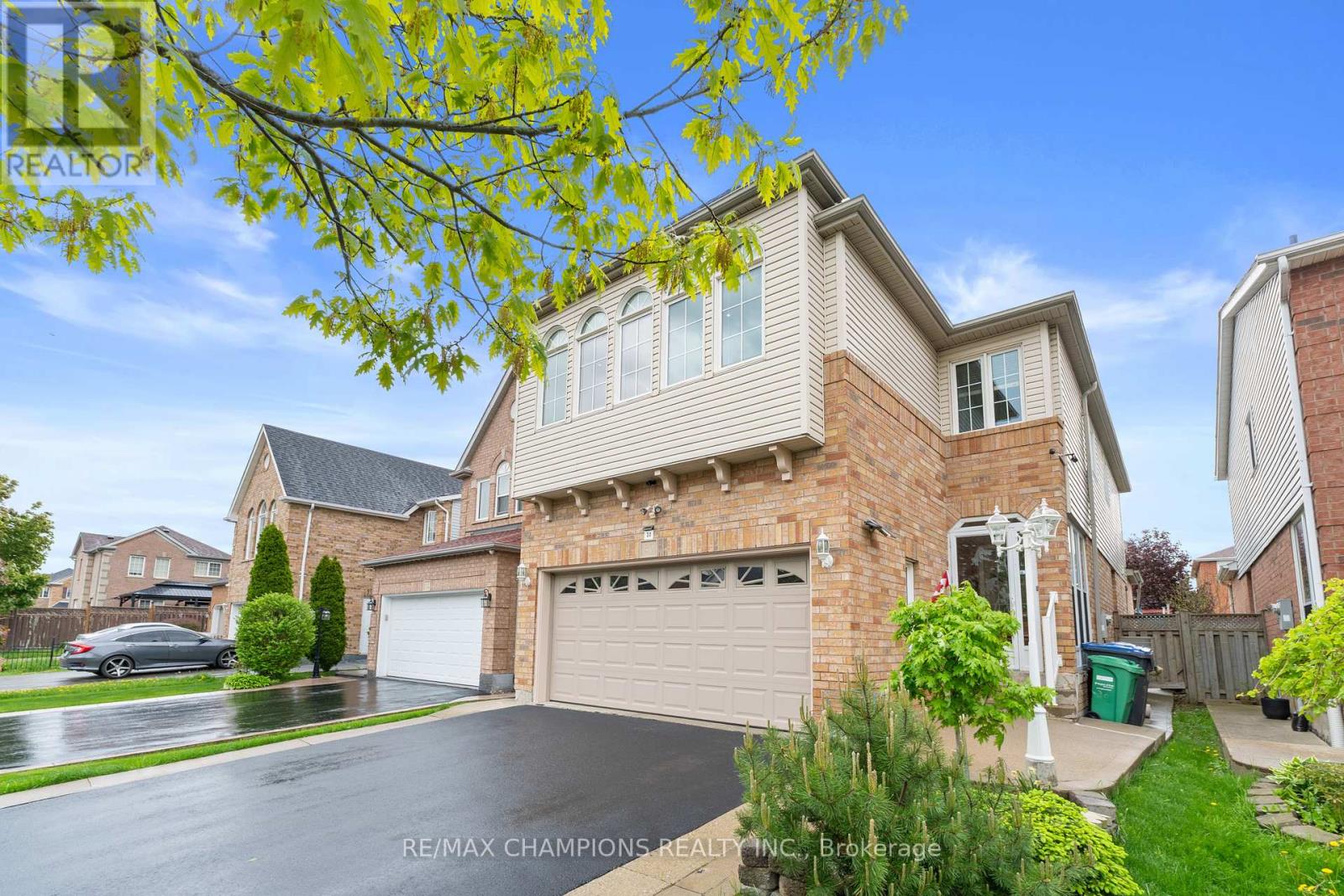 Property image for 30 LARKSPUR ROAD|Brampton (Sandringham-Wellington), Ontario L6R2T6
