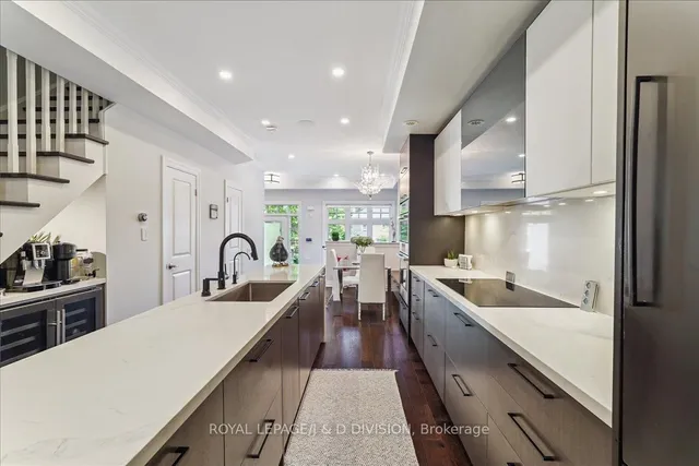 Additional image 10 of 361 Roehampton Ave