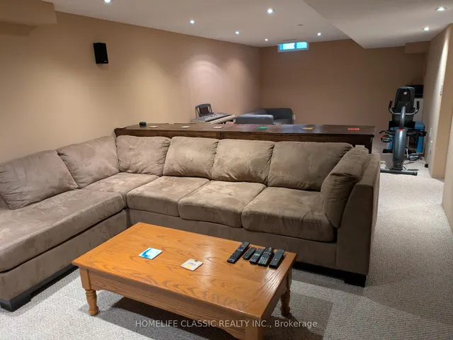 Additional image 14 of 34 Meandering Tr